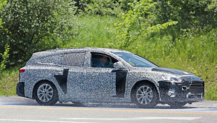 Ford Focus station wagon, prime immagini e dati tecnici - Foto 5 di 9