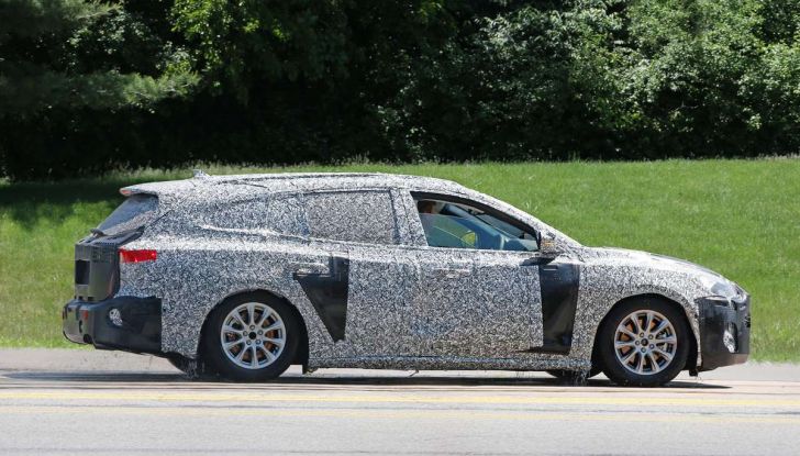 Ford Focus station wagon, prime immagini e dati tecnici - Foto 7 di 9