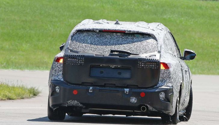 Ford Focus station wagon, prime immagini e dati tecnici - Foto 9 di 9