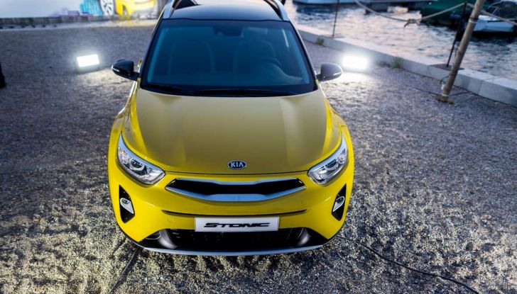 Kia Stonic, prova su strada del crossover urbano compatto - Foto 3 di 11