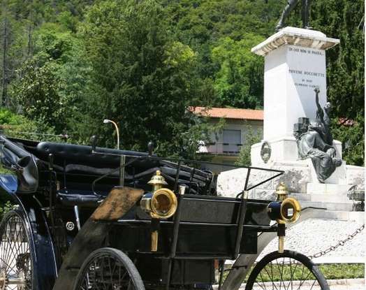 La prima auto in Italia, la Peugeot Tipo 3 telaio 25, rimessa in moto a Vicenza - Foto 4 di 7