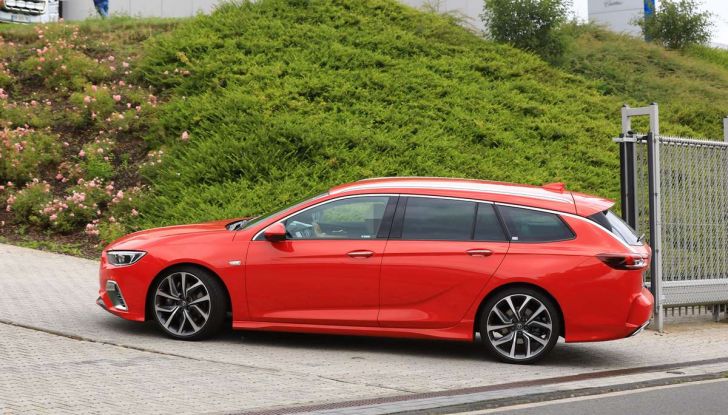 Opel Insignia GSi Sports Tourer, informazioni sulla station wagon sportiva - Foto 8 di 29