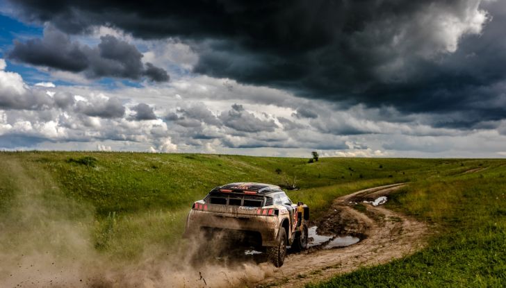La Peugeot 3008DKR monopolizza il primo podio al Silk Way Rally - Foto 2 di 5