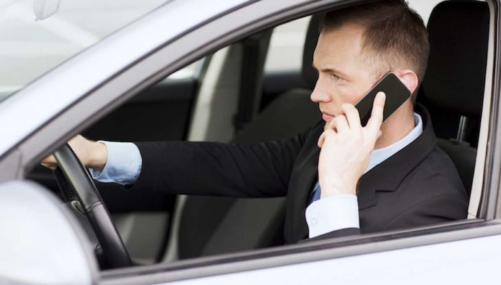 Navigatore e autoradio distraggono chi si trova alla guida di un’auto? - Foto 3 di 9