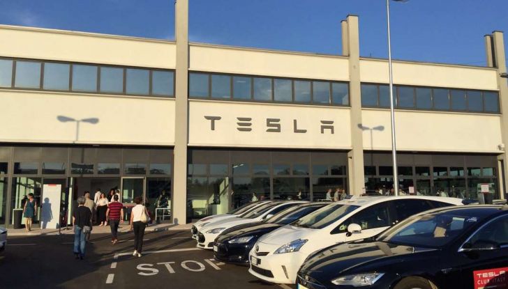 Tesla sbarca a Milano e Padova con Centri di assistenza e i punti Supercharger arrivano a 22 - Foto 4 di 9