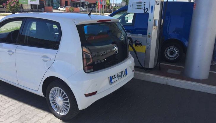 Volkswagen eco up! provata su strada la più ecologica citycar a metano - Foto 37 di 49