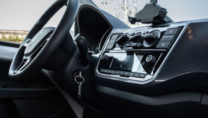 Volkswagen eco up! provata su strada la più ecologica citycar a metano - Foto 5 di 49