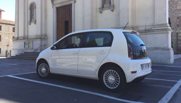 Volkswagen eco up! provata su strada la più ecologica citycar a metano - Foto 38 di 49