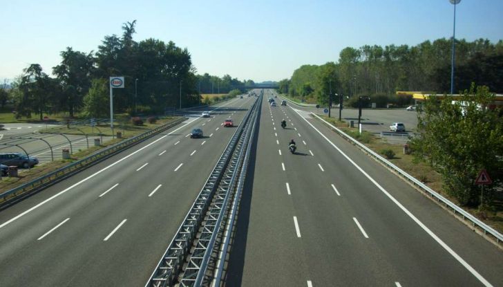Autostrade, meno 2 punti patente per mancato pedaggio: è legale? - Foto 9 di 19