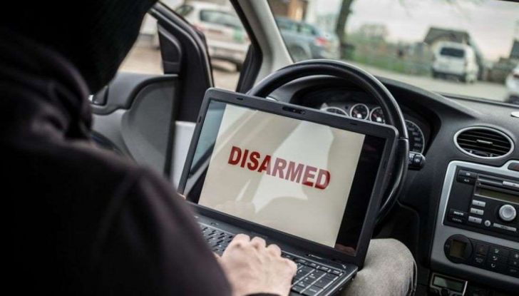 Furti d’auto: più colpi e meno ritrovamenti. Ecco come evitare guai - Foto 4 di 8