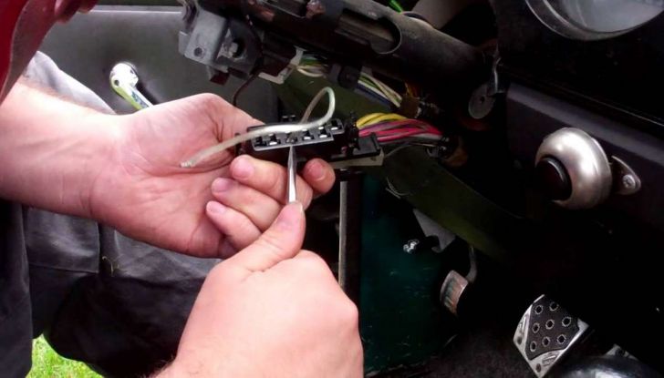 Furti d’auto: più colpi e meno ritrovamenti. Ecco come evitare guai - Foto 2 di 8