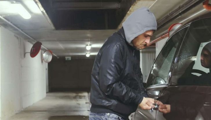 Furti d’auto: più colpi e meno ritrovamenti. Ecco come evitare guai - Foto 5 di 8