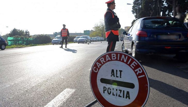 TAR: revisione della patente per la donna che frugava nella borsa - Foto 3 di 8