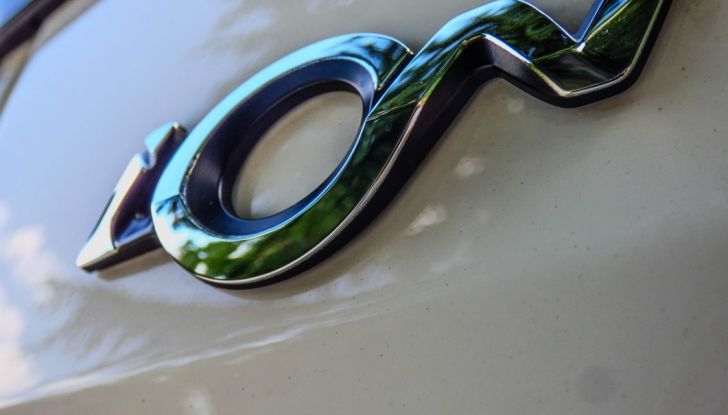 Test Peugeot 108 Collection VS Peugeot iON: Elettrica contro Citycar - Foto 20 di 39