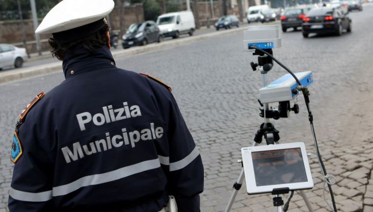 Padova, 28 euro di multa per aver lasciato l’auto aperta - Foto 7 di 11