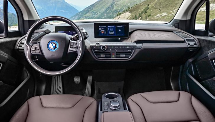 Nuova BMW i3 e i3s: l’elettrica diventa più aggressiva e tecnologica - Foto 7 di 20