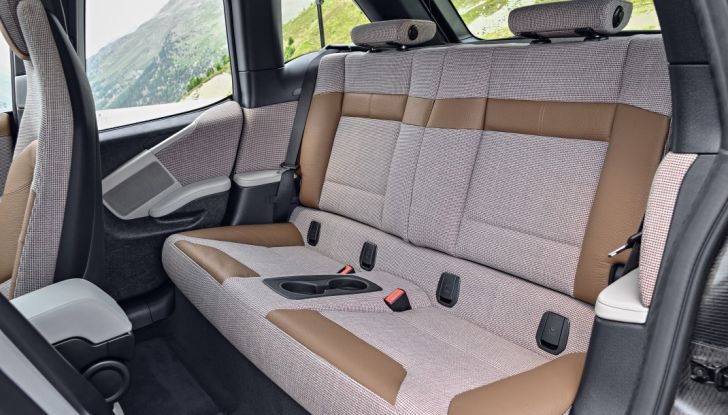 Nuova BMW i3 e i3s: l’elettrica diventa più aggressiva e tecnologica - Foto 18 di 20