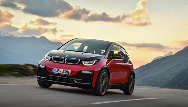 Nuova BMW i3 e i3s: l’elettrica diventa più aggressiva e tecnologica - Foto 6 di 20