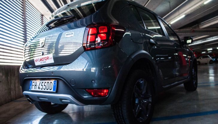 Dacia Sandero Stepway 0.9 TCe 90 CV Brave, prova su strada della versione GPL - Foto 11 di 29