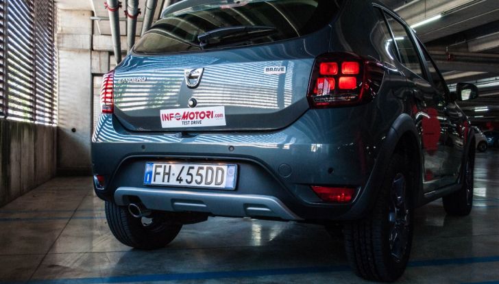 Dacia Sandero Stepway 0.9 TCe 90 CV Brave, prova su strada della versione GPL - Foto 8 di 29