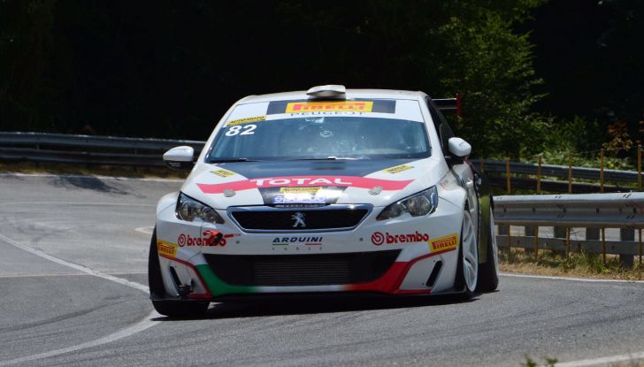 308 Racing Cup, regina in salita - Foto 2 di 3