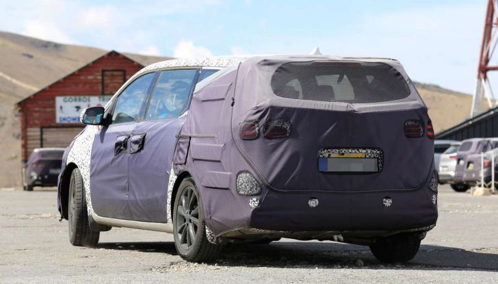 Kia Carnival Facelift 2018, la monovolume coreana si aggiorna - Foto 8 di 8