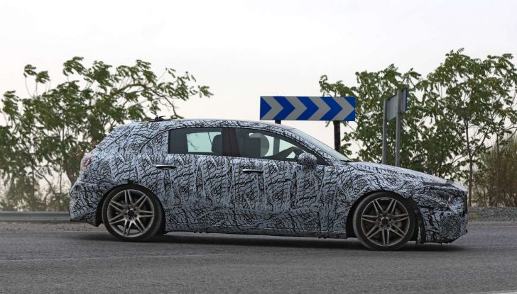 Mercedes-AMG A45 2018, nuovi test della compatta sportiva - Foto 27 di 31