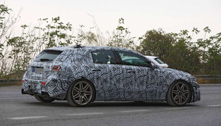 Mercedes-AMG A45 2018, nuovi test della compatta sportiva - Foto 29 di 31