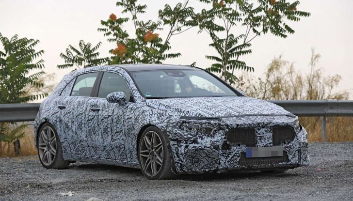 Mercedes-AMG A45 2018, nuovi test della compatta sportiva - Foto 12 di 31