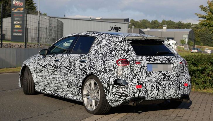 Mercedes-AMG A45 2018, nuovi test della compatta sportiva - Foto 8 di 31