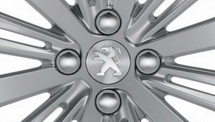 Peugeot 208 Touch, edizione limitata da 15.550 euro - Foto 6 di 6