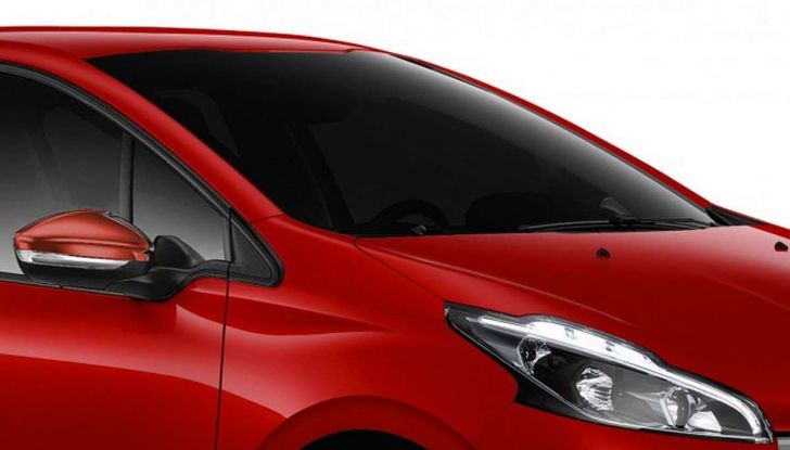 Peugeot 208 Touch, edizione limitata da 15.550 euro - Foto 4 di 6