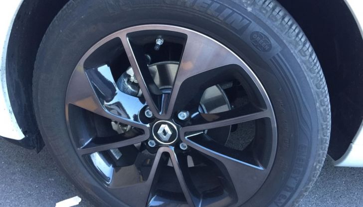 Test Drive Renault Zoe40: 1000 km a zero euro e zero emissioni - Foto 17 di 26