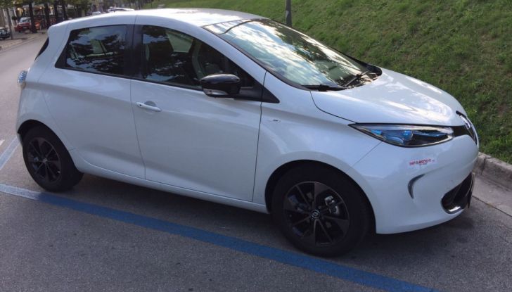 Test Drive Renault Zoe40: 1000 km a zero euro e zero emissioni - Foto 19 di 26