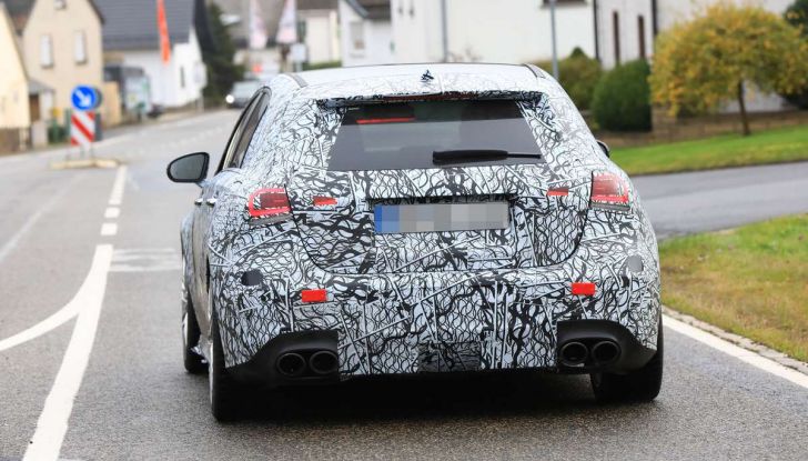 Mercedes-AMG A45 2018, nuovi test della compatta sportiva - Foto 3 di 31