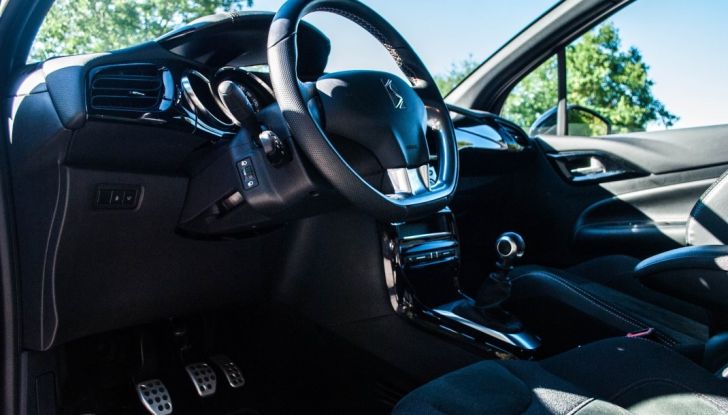 Prova su strada DS3 Performance Line: l’equilibrio del PureTech da 130CV - Foto 9 di 17