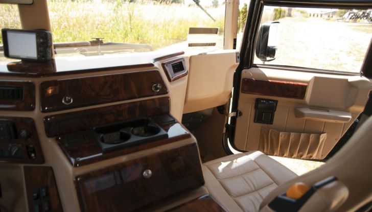 L’Hummer H1 del rapper Tupac sarà in vendita a 100.000 dollari - Foto 17 di 18
