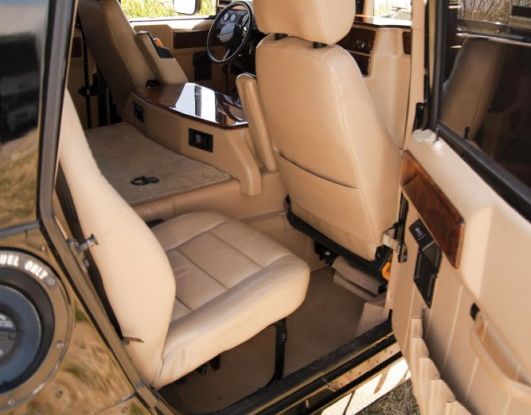 L’Hummer H1 del rapper Tupac sarà in vendita a 100.000 dollari - Foto 6 di 18