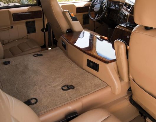 L’Hummer H1 del rapper Tupac sarà in vendita a 100.000 dollari - Foto 14 di 18