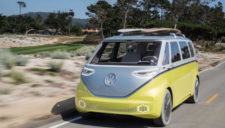 Volkswagen presenta I.D. BUZZ: il leggendario furgoncino hippie anni ’70 torna tra noi - Foto 3 di 10