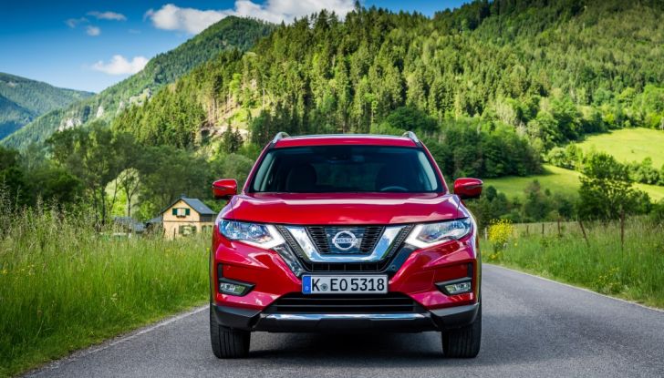 Nissan X-Trail 2018: Prova su strada, opinioni e dati tecnici del SUV 5 o 7 posti - Foto 10 di 36