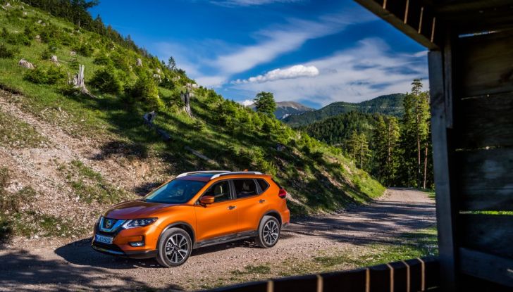 Nissan X-Trail 2018: Prova su strada, opinioni e dati tecnici del SUV 5 o 7 posti - Foto 20 di 36