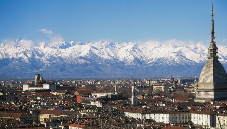 Strisce blu e ZTL: a Torino si paga in base al reddito - Foto 1 di 9