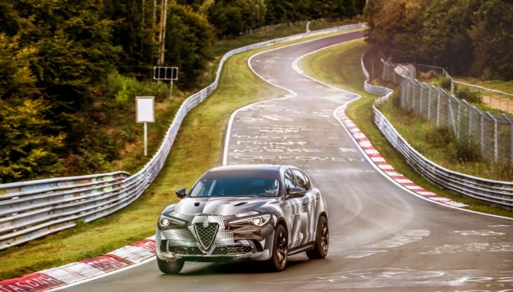 Alfa Romeo Stelvio Quadrifoglio, il SUV più veloce al mondo sul Nurburgring [Video] - Foto 13 di 14