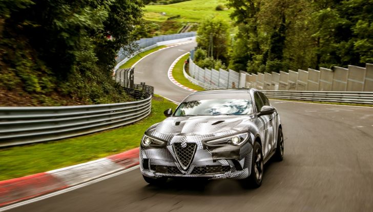 Alfa Romeo Stelvio Quadrifoglio, il SUV più veloce al mondo sul Nurburgring [Video] - Foto 7 di 14