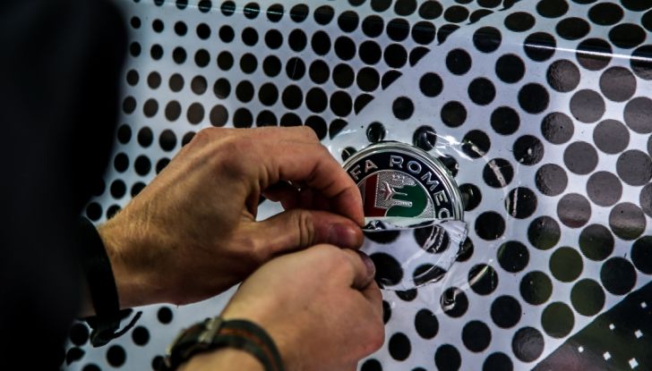 Alfa Romeo Stelvio Quadrifoglio, il SUV più veloce al mondo sul Nurburgring [Video] - Foto 12 di 14