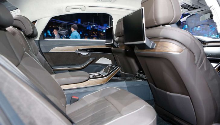 Nuova Audi A8 2017, l’ammiraglia con guida autonoma - Foto 11 di 13