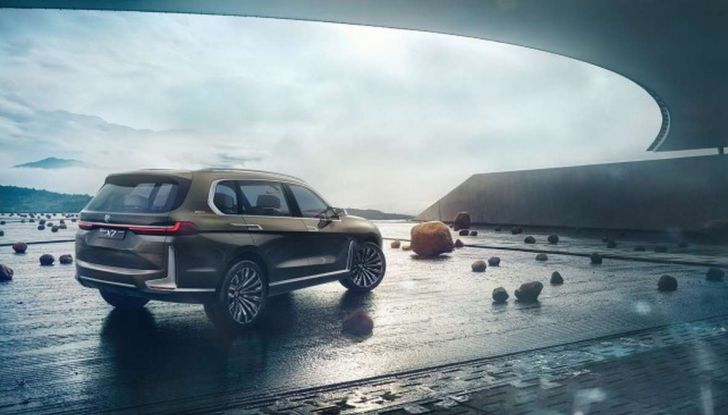 BMW X7 iPerformance, il SUV 7 posti a passo lungo - Foto 12 di 15