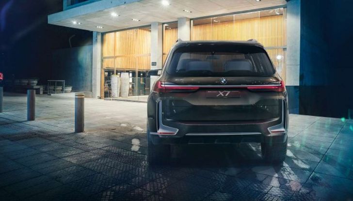 BMW X7 iPerformance, il SUV 7 posti a passo lungo - Foto 3 di 15