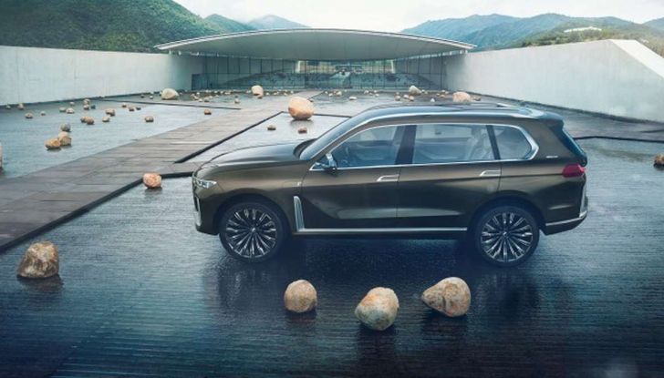 BMW X7 iPerformance, il SUV 7 posti a passo lungo - Foto 10 di 15